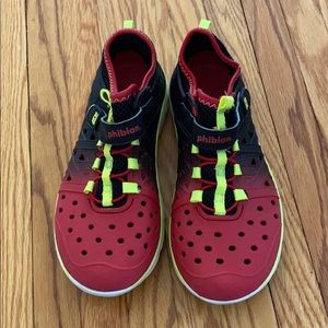 VGUC Made to Play boys water shoes